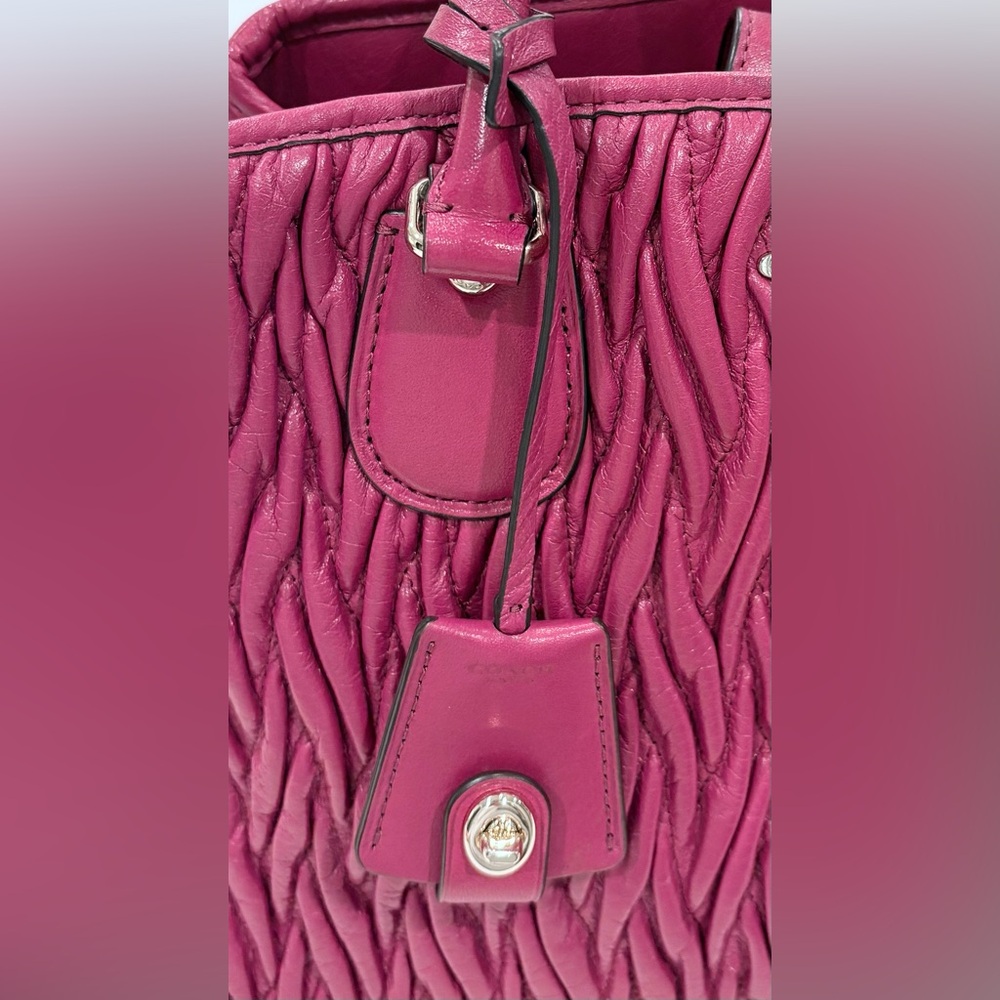 Vintage Pink Coach Quilted Women's Hand Bag - Picture 4 of 8